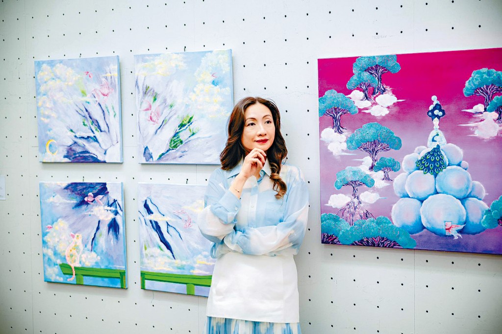 Sindy以「那朵雲」為主題展出一系列跨媒介作品。