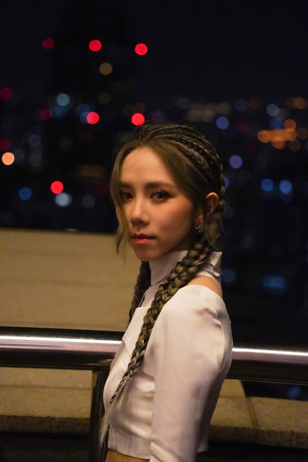 鄧紫棋的科幻處女作《啟示路》，入圍中國科幻界最高榮譽的銀河獎。微博