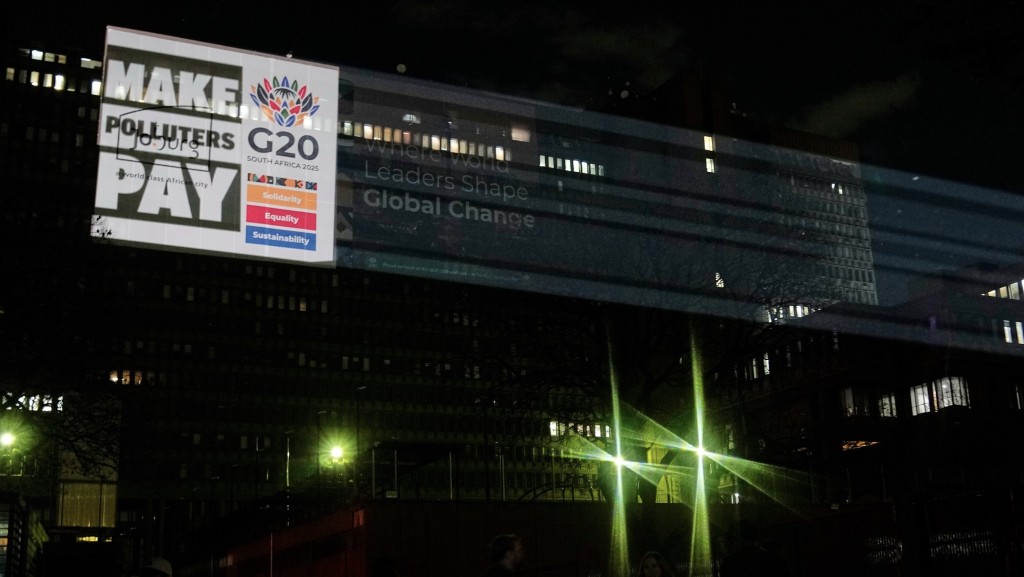 示威者要求G20峰会关注环保议题。 路透社
