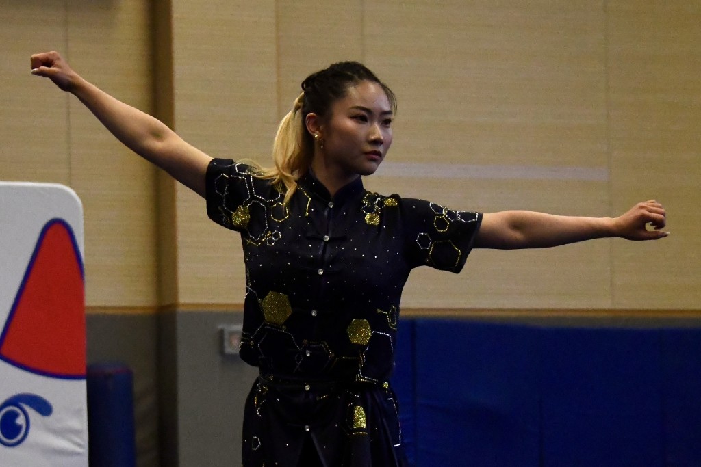 三朝元老沈晓榆专攻女子长拳冲牌。杨骏尧摄