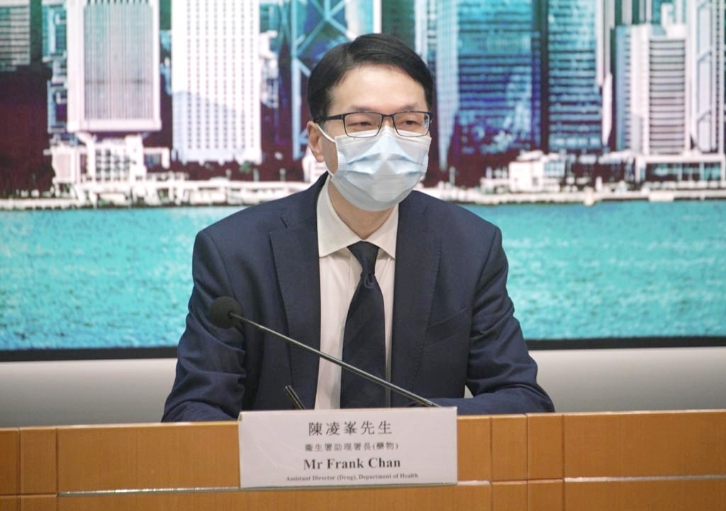 衛生署助理署長（藥物）陳凌峯指，現時有機制去監察疫苗安全，效益大過風險。