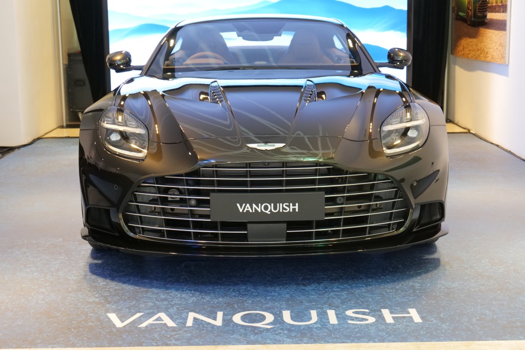 全新旗艦超跑Aston Martin Vanquish即日起在品牌跑馬地專店公開首展。