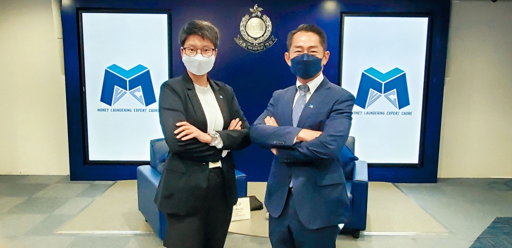「洗黑錢專家」專隊副指揮官鄒祥有(右)及專隊成員鄢曉宇(左),談及本港洗黑錢案件最新趨勢。