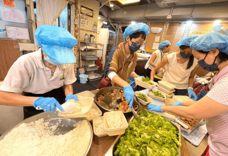 餐厅为有需要市民免费派饭。