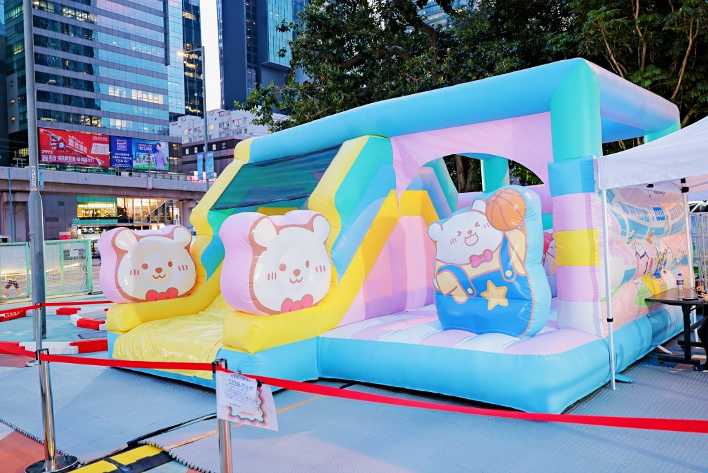 另外設立充氣城堡及兒童遊樂區，將夜市打造成為適合家庭與好友共享的休閒熱點