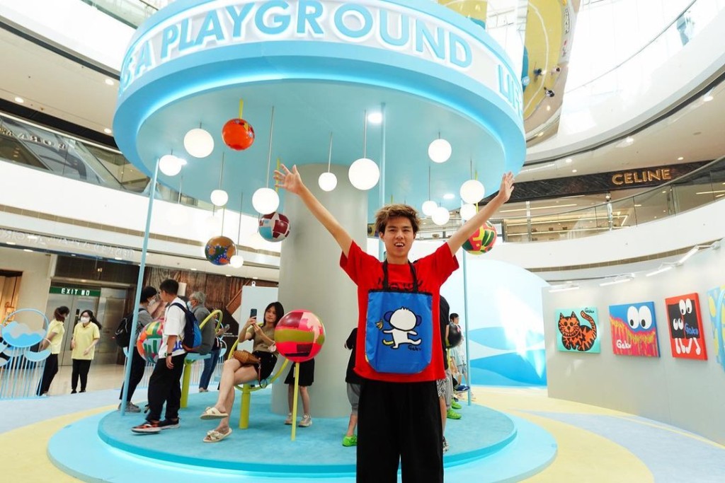 GAKU与「Life is a Playground」创意艺术装置展览合照。（图片来源：Instagram@bygaku0501）