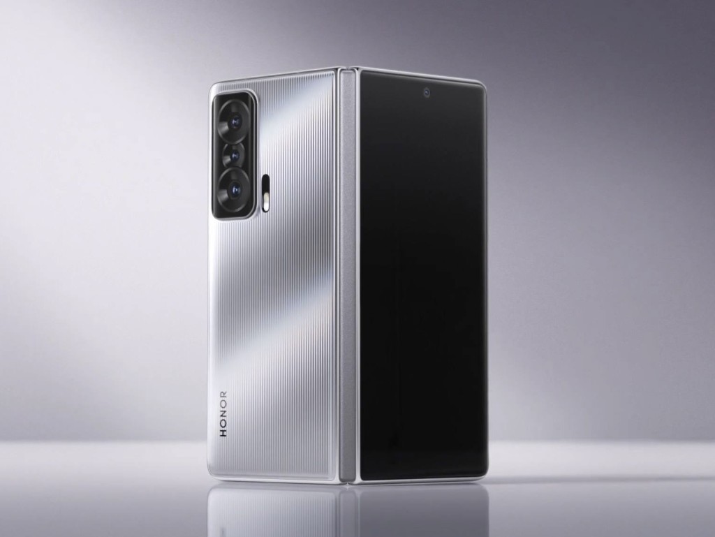 Magic V配備新一代Snapdragon 8 Gen 1處理器,備有最高12GB RAM及512GB ROM。