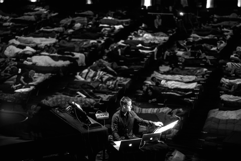 Max Richter長達八小時的睡眠者之歌《Sleep》演奏記錄《李希特：夢賞音樂》。