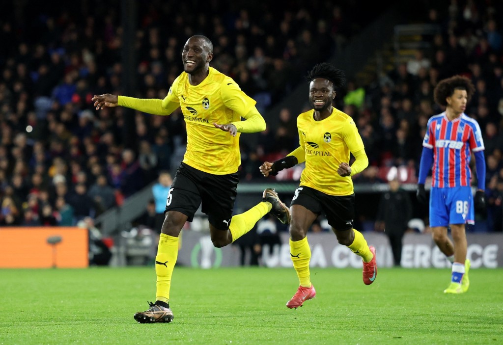 古比斯一度反超前。路透社