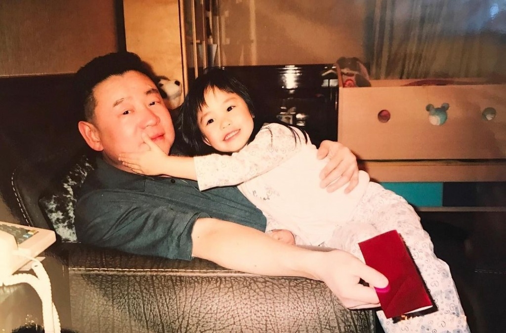 劉秀盈曾經分享與爸爸大劉的合照。