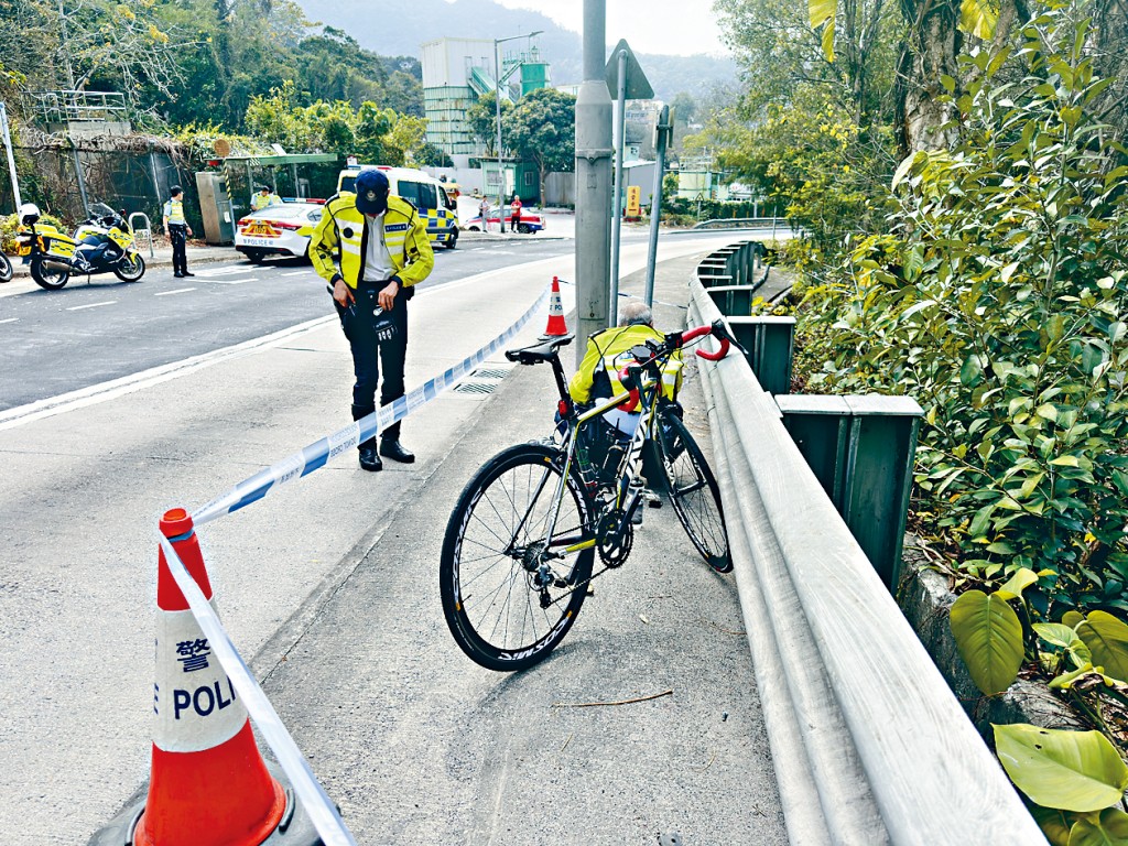 事主的單車遺留在意外現場。 