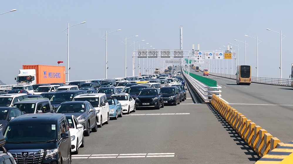 陳美寶強調，「粵車南下」的粵車必須符合香港驗車標準。資料圖片