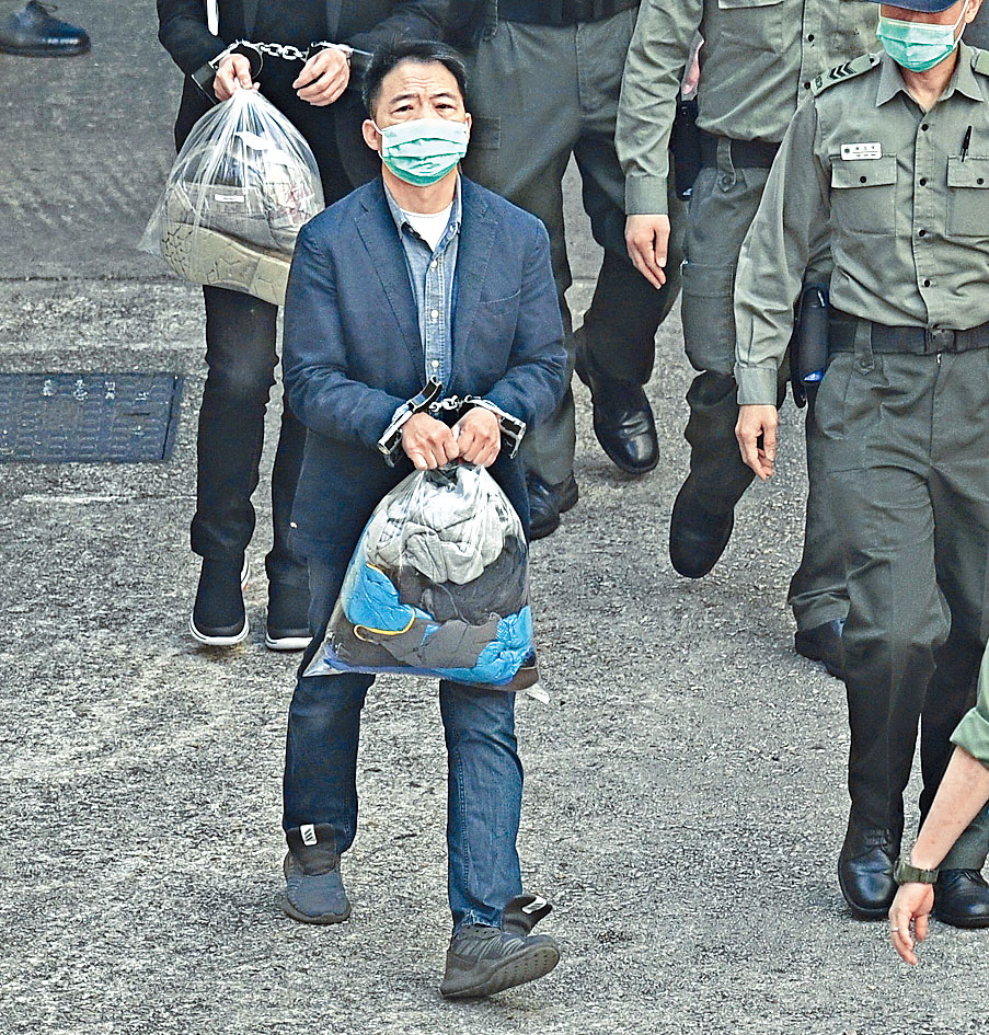 ■胡志偉獲准短暫保釋外出參與父親喪禮。