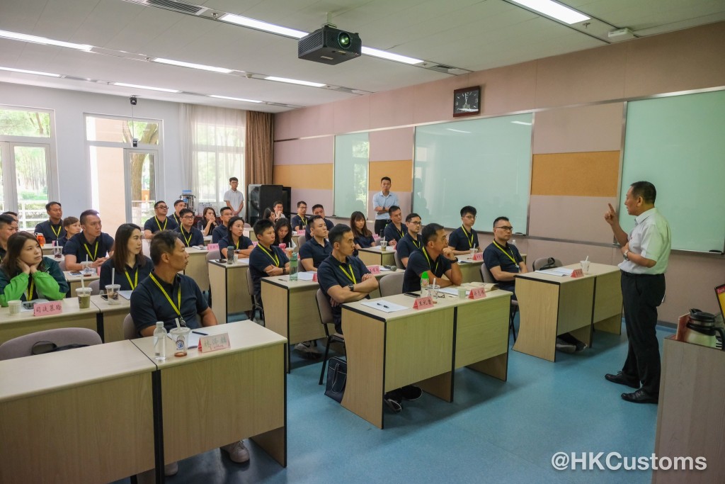 今次是延安干部学院首次为香港单一部门提供培训课程。海关fb