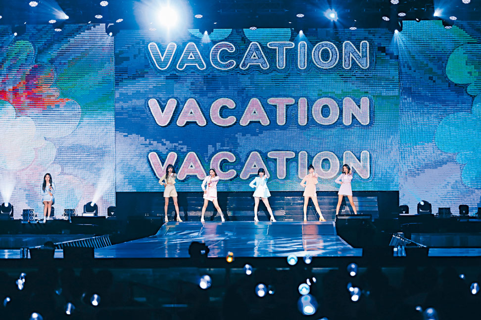 ■韩团GFriend前晚来港开骚，众人落力唱跳及大骚广东话。