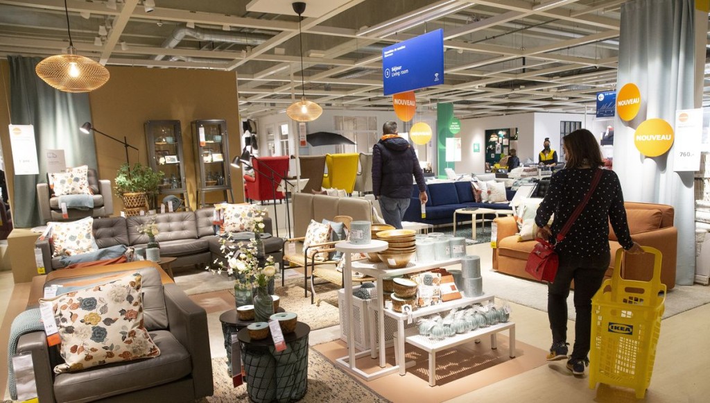 Juvencio Maeztu强调,实体门店仍是宜家品牌体验的核心支柱。 Juvencio Maeztu强调,实体门店仍是宜家品牌体验的核心支柱。