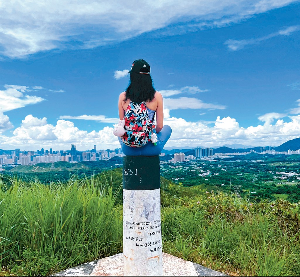 有「驢友」推薦到上水華山遠足,形容該處是「港版萬里長城」。