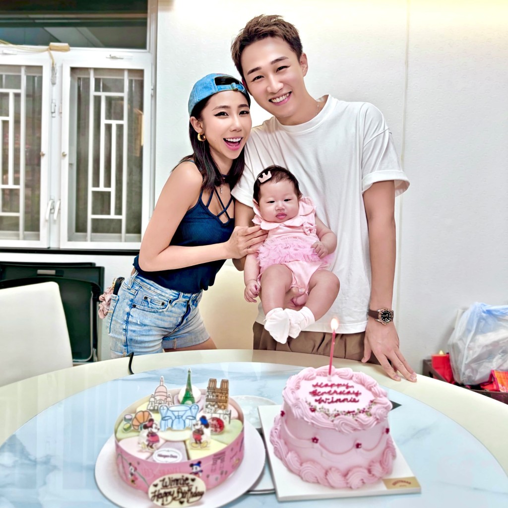 容天佑老婆扶天恩。 容天佑老婆扶天恩。