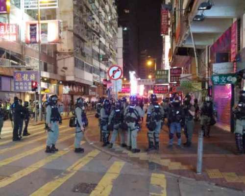 當日大批示威聚集堵路防暴警到場驅趕。資料圖片