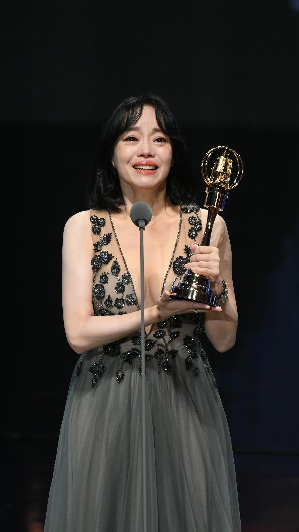 范瑞君夺迷你剧集／电视电影女配角奖。