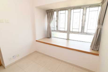 房間四正實用,安放睡牀及衣櫃不成問題。