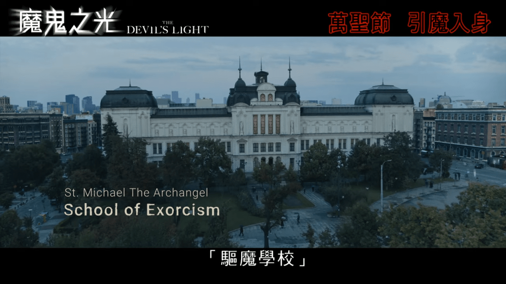 張相入面有字幕。