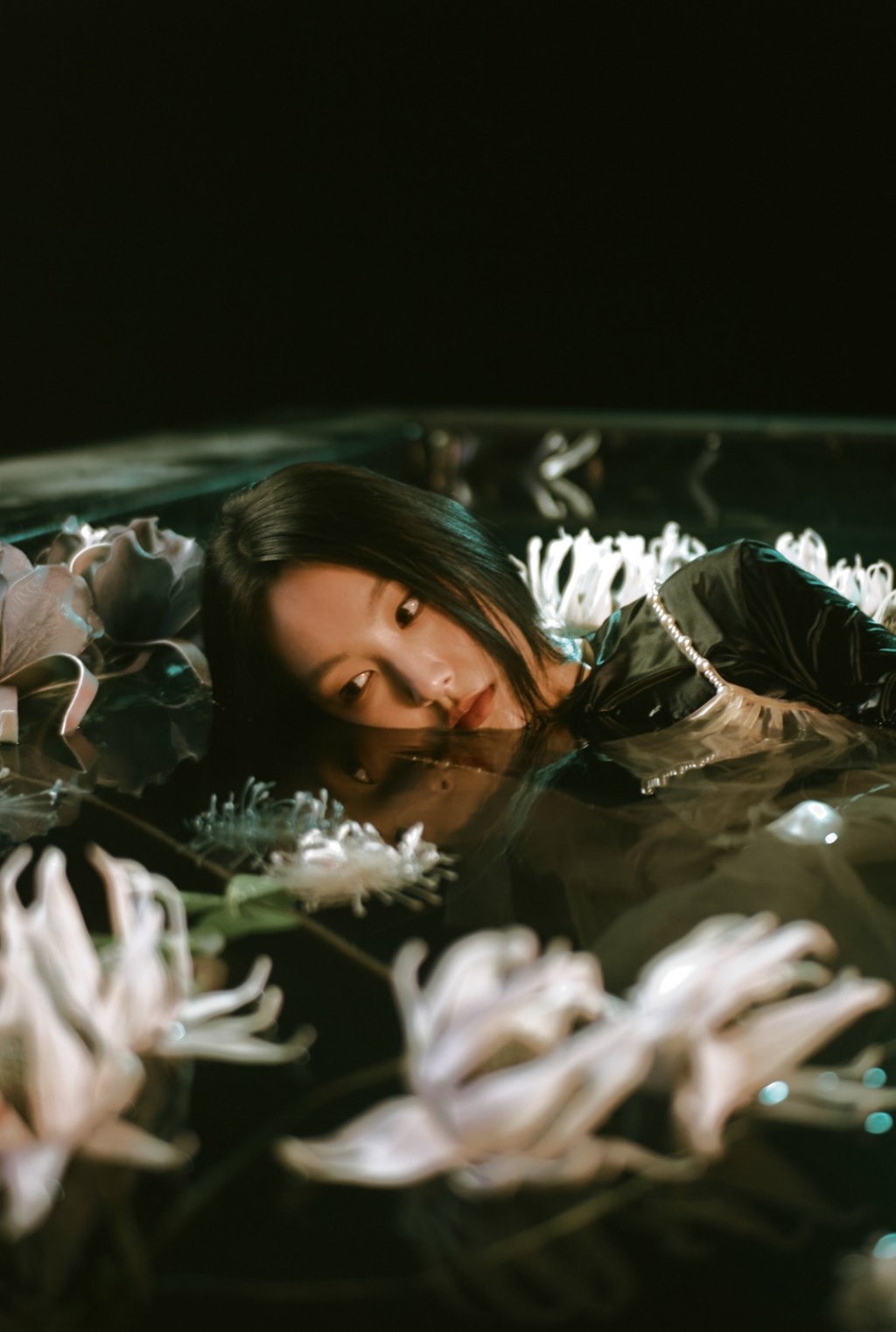 炎明熹首作《风旅》伙日本音乐猛人。