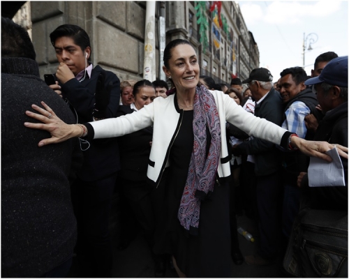 欣鲍姆是墨西哥城历史上第一位女市长。AP 