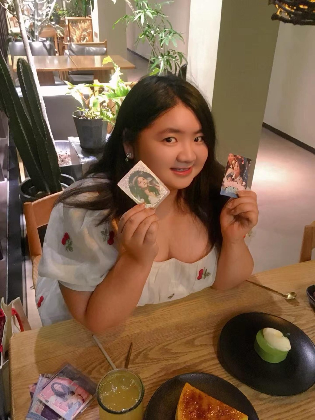 何嘉珍除了交代受傷情況,亦在IG分享多張在上海拍攝的打卡美照。 何嘉珍除了交代受傷情況,亦在IG分享多張在上海拍攝的打卡美照。