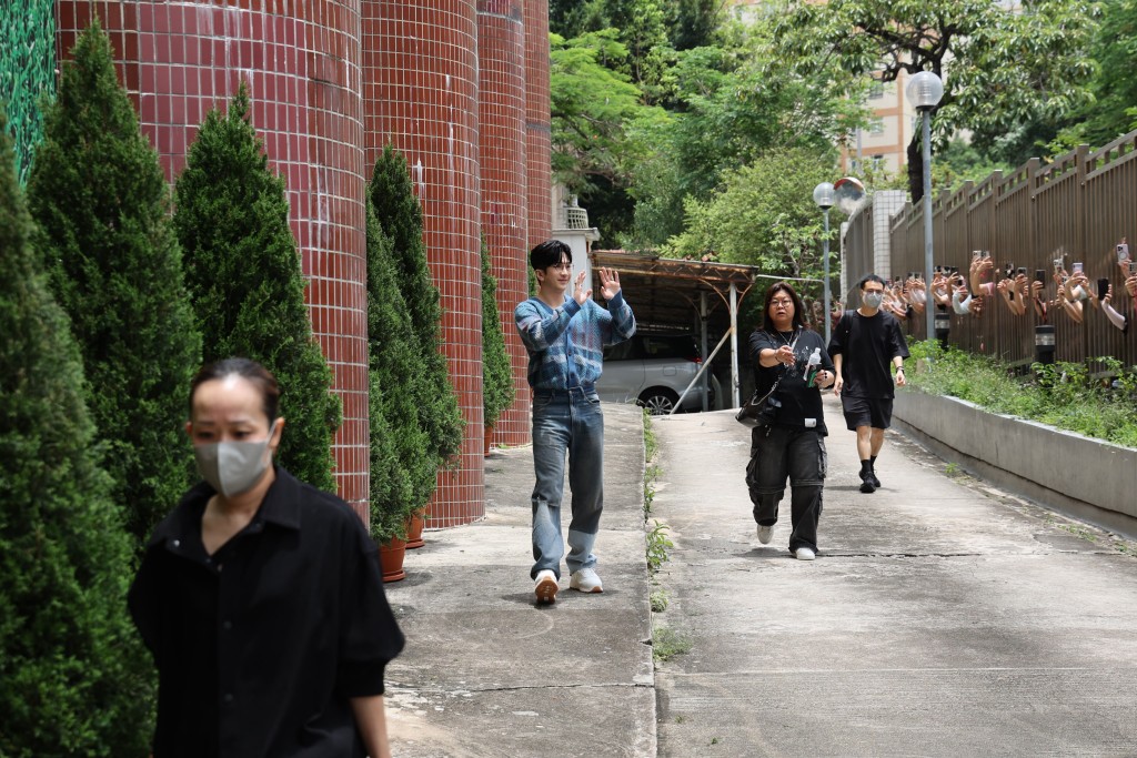 Anson Lo稱新歌歌名《你都有今日》嚇了他一跳,感覺好輕佻,而仔細睇之後就會明白曉有意思。 Anson Lo稱新歌歌名《你都有今日》嚇了他一跳,感覺好輕佻,而仔細睇之後就會明白曉有意思。