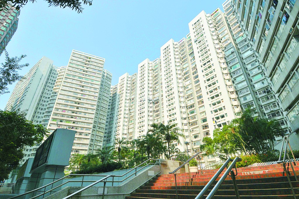 北角和富中心16座高層E室，實用面積1044方呎，以1700萬元售出。