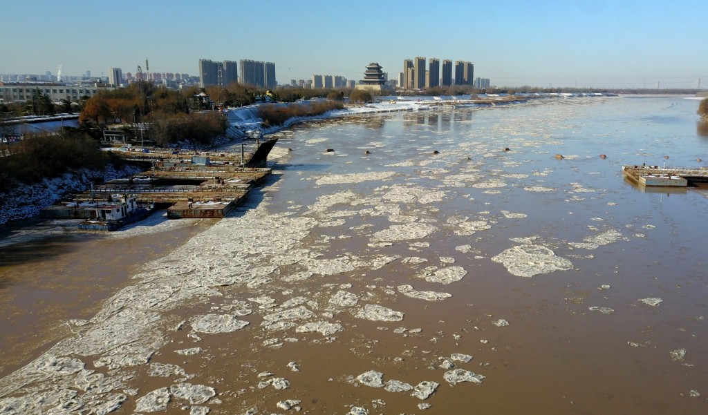  近日，受強寒潮天氣影響，黃河濟南段出現淌凌。 新華社