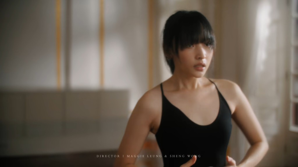 早在2021年，陳漢娜（Hanna）就在盧瀚霆（Anson Lo）的MV《不可愛教主》中擔任女主角。