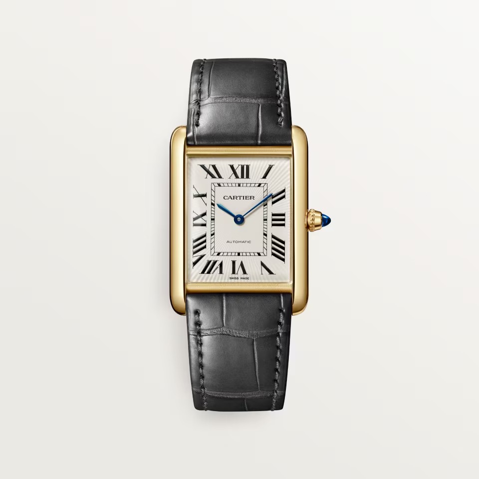 Cartier Tank Louis Cartier,表壳:38.1×27.75mm黄金/ 机芯:1899 MC自动(大型款)/ 售价:$120,000(大型款)。 Cartier Tank Louis Cartier,表壳:38.1×27.75mm黄金/ 机芯:1899 MC自动(大型款)/ 售价:$120,000(大型款)。