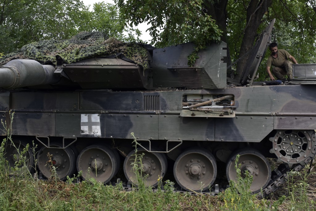 烏克蘭引入大量德國的「豹2」坦克。  AP