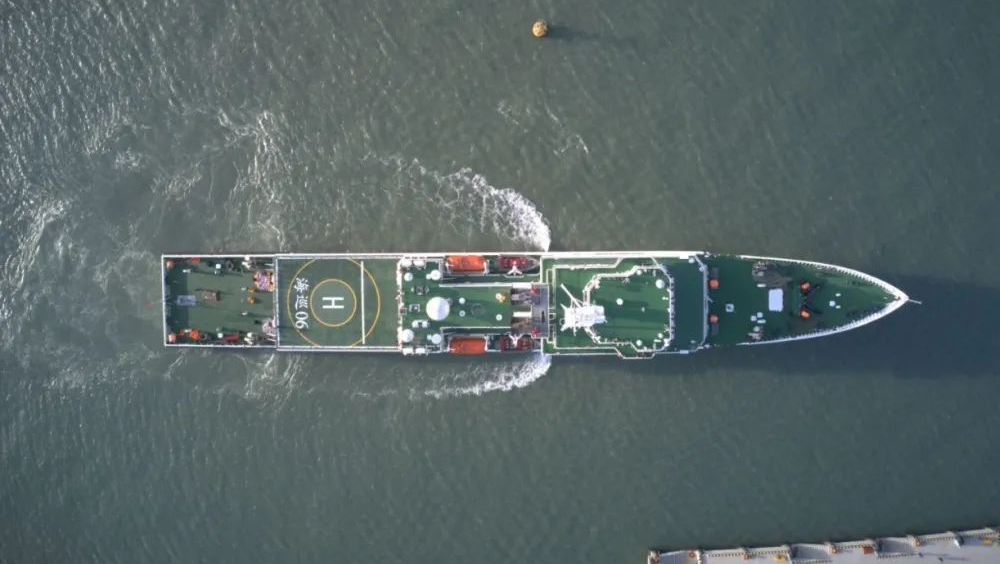 台湾海峡首艘大型巡航救助船「海巡06」轮。