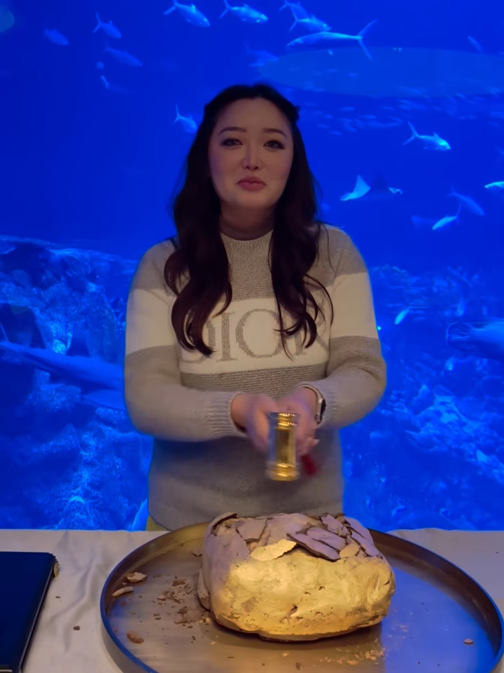 程美段身形比產前起碼脹兩個碼。 程美段身形比產前起碼脹兩個碼。