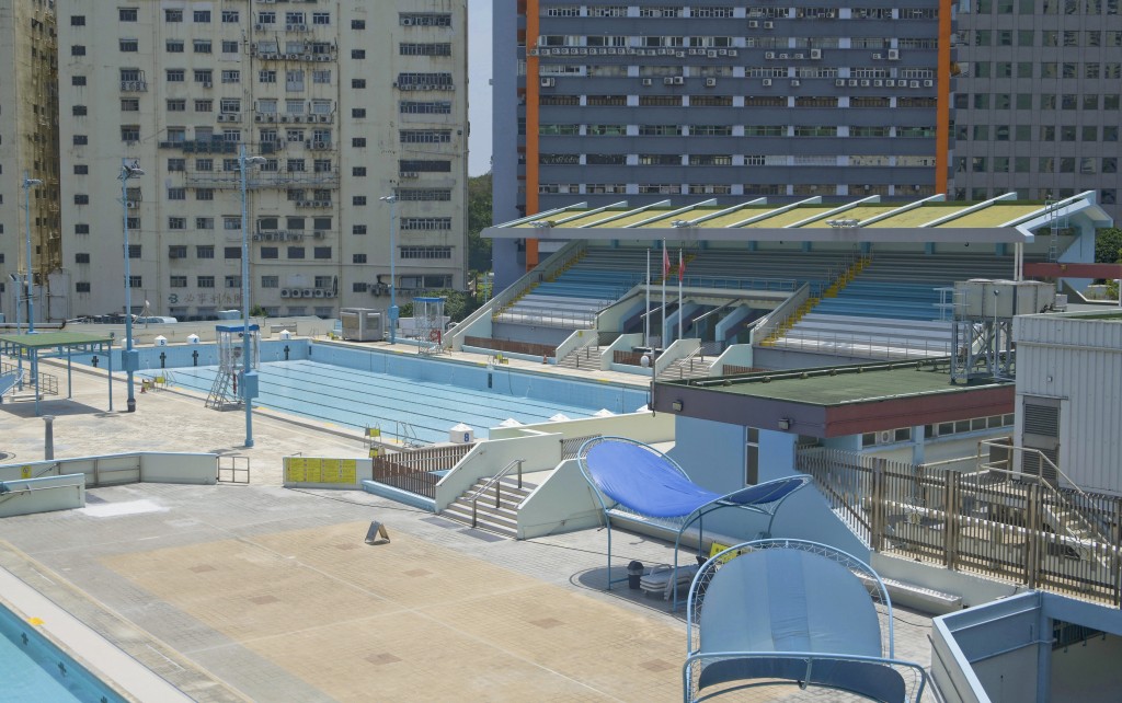 康文署擬將6個公眾泳池救生服務外判。資料圖片