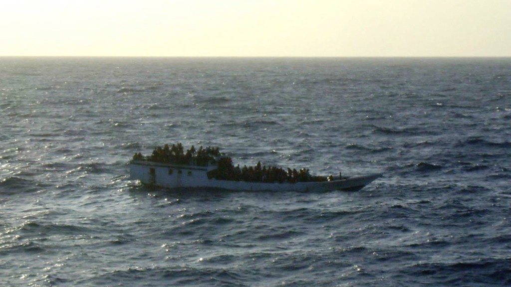 疑似载有难民的船只靠近圣诞岛。 路透社
