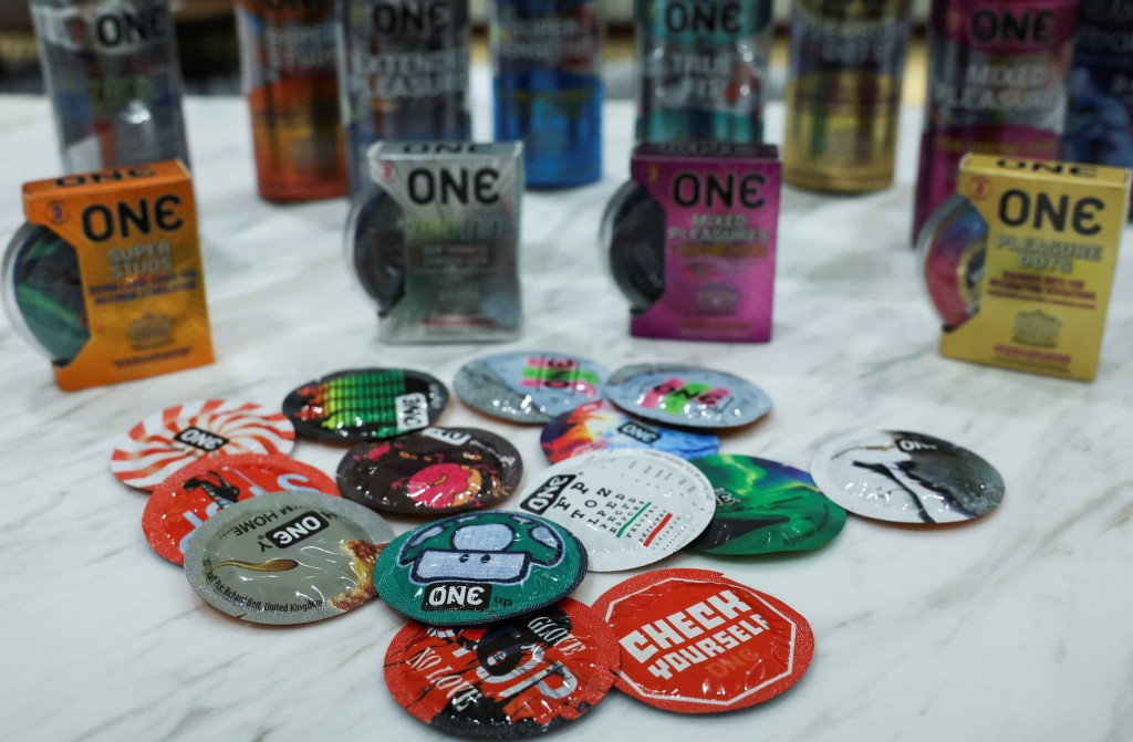 全球最大避孕套生產商警告：若伊朗戰爭導致供應鏈持續中斷，將提價30%甚至更高。 路透社