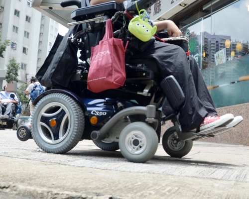 警方又呼籲市民切勿濫用電動輪椅。資料圖片
