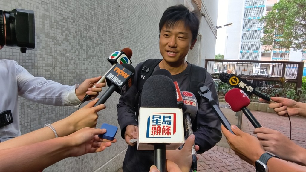 居於宏道閣12樓的李先生則表示，其單位當時正進行裝修，私人物品早已搬走。黃文威攝