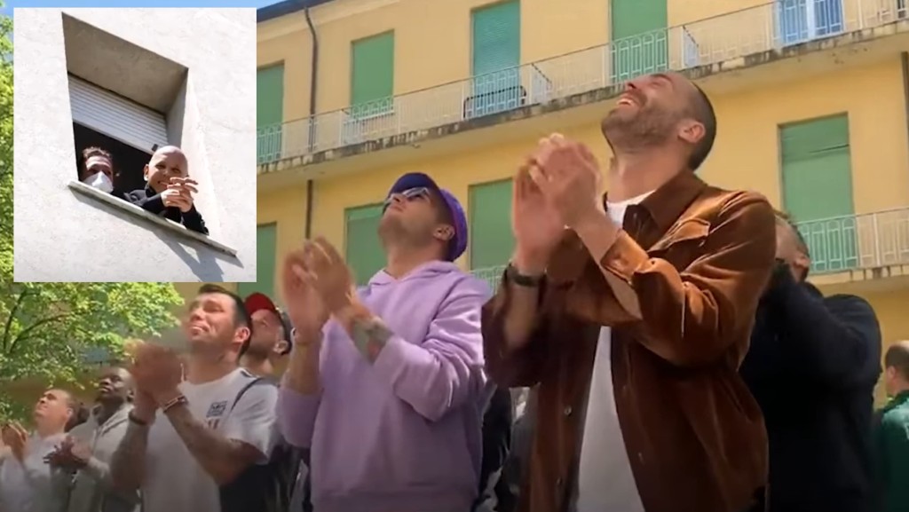 博洛尼亞全體職球員到醫院外為米赫洛域打氣。視頻截圖