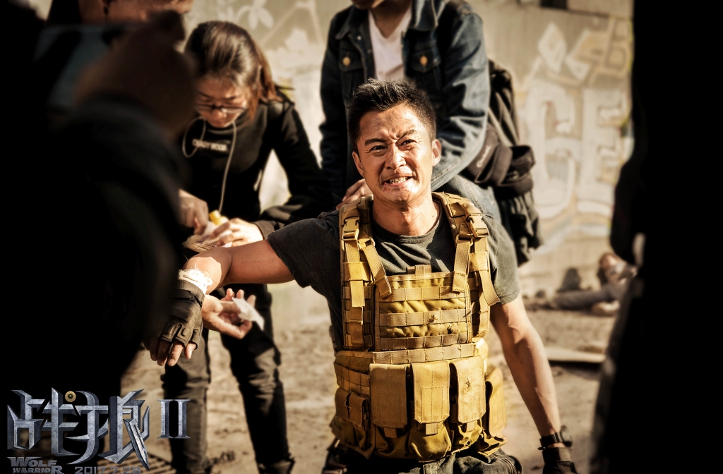 內地男星吳京近年因主演電影《長津湖》、《戰狼》系列屢創內地票房成績，被封為內地票房靈藥。