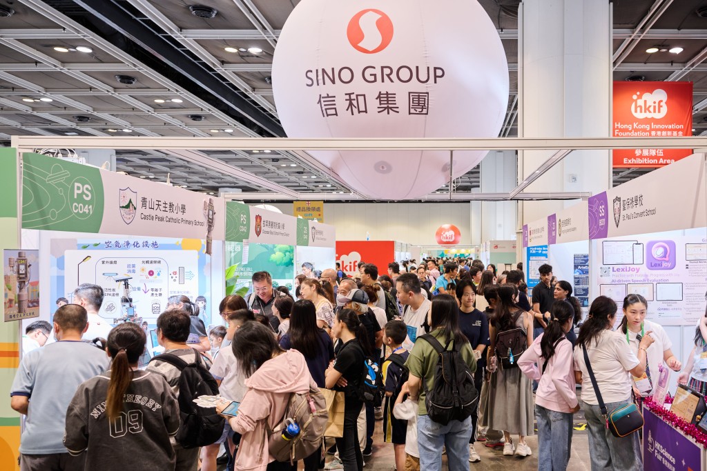一連兩日的香港創科展吸引逾60,000 人次入場， 一同分享及慶祝學生的傑出創意發明， 從中感受他們的創意、執行力與研究能力。