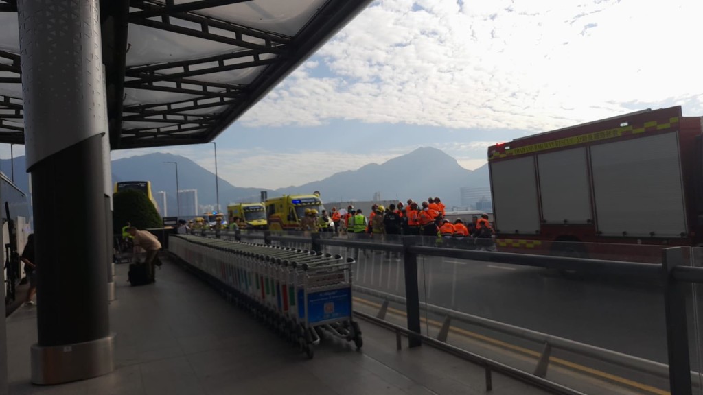 事件造成至少17人受傷。 事件造成至少17人受傷。