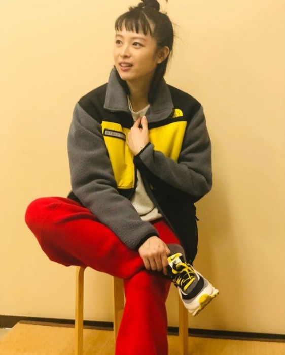 清野菜名之前佗緊B仲趕拍劇集。