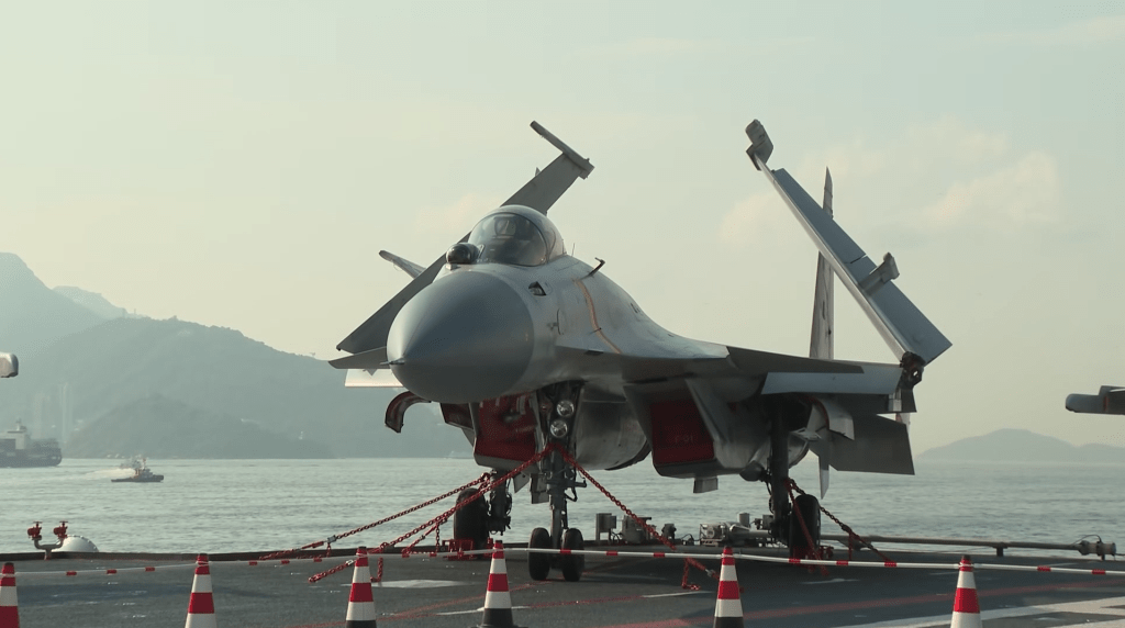 航空母艦山東艦海軍艦艇編隊於昨日(3日)起訪港5日。 航空母艦山東艦海軍艦艇編隊於昨日(3日)起訪港5日。