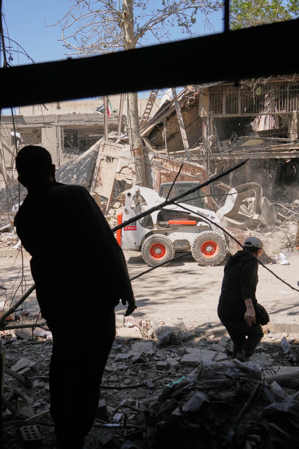 哈拉齐位于首都德黑兰的住所上周遭到攻击。美联社