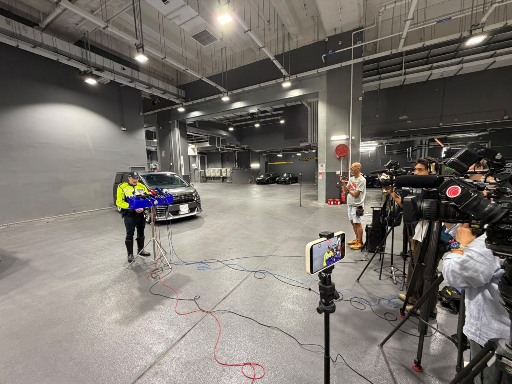 警方提醒市民,切勿搭乘非法載客服務。 警方提醒市民,切勿搭乘非法載客服務。